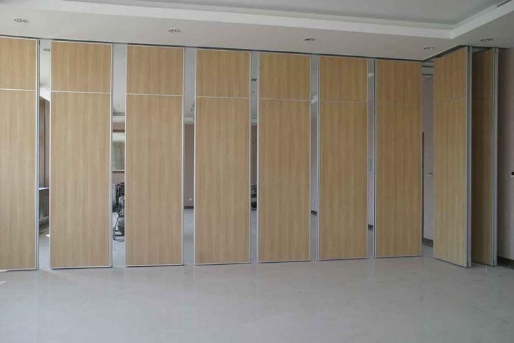 饭店包厢新选择 移动隔断与活动屏风，开合之间财运与雅致兼得